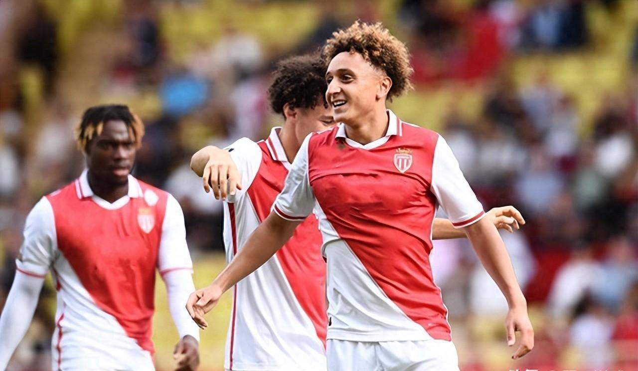 包含里尔队在法国足球比赛中表现出色,表现亮眼的词条 包含里尔队在法国足球比赛中表现出色,表现亮眼的词条