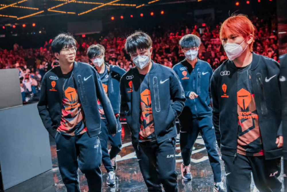 DFM力克JDG，Deft完成史诗逆转峡谷大战半决赛，锁定晋级资格